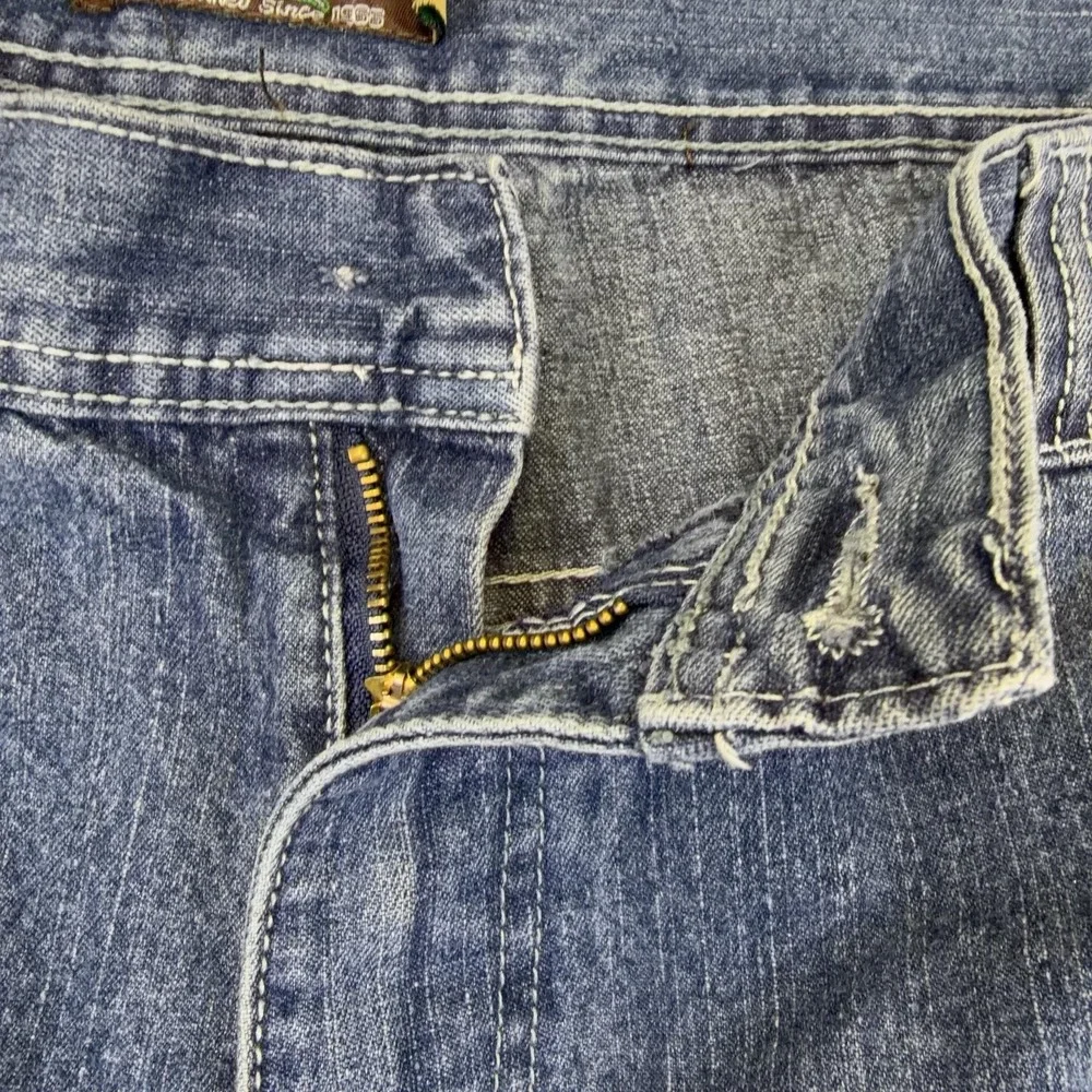 Jinzu Jeans Mens 44x32 Blue‎ Relaxed Fit Straight Denim Studded Back 46 Tag
